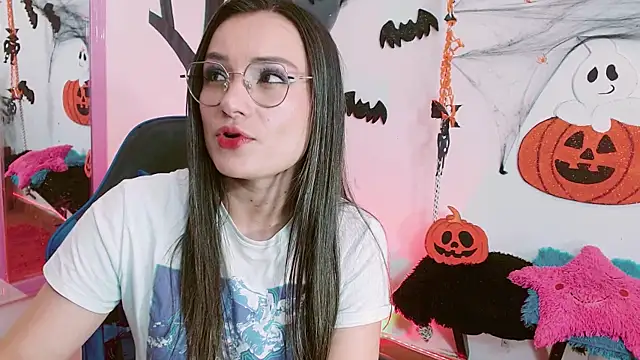 Snapshot of danna_888 chatting on October 2025 06:37:01 PM danna 888 online show from October 2025 06:37:01 PM