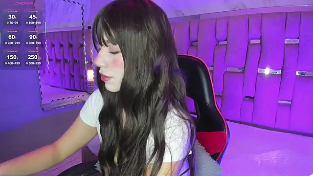 Snapshot of ZharaLux chatting on November 2025 12:49:01 PM ZharaLux online show from November 2025 12:49:01 PM