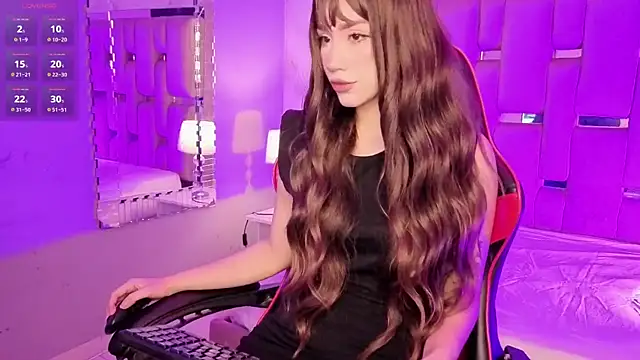 Snapshot of ZharaLux chatting on November 2025 12:38:02 PM ZharaLux online show from November 2025 12:38:02 PM