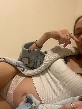 Snapshot of Angelloverxo chatting on December 2025 12:31:02 AM Angelloverxo online show from December 2025 12:31:02 AM