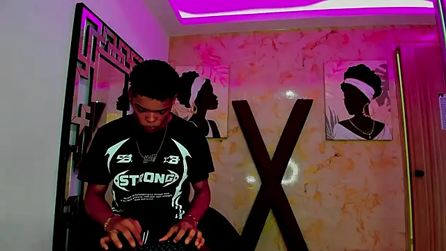 PRETTY FEM online show from February 2026 01:22:01 AM