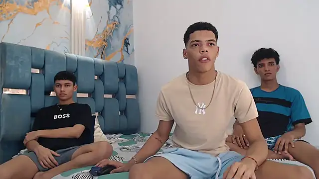 PRETTY FEM online show from March 2026 01:43:02 AM