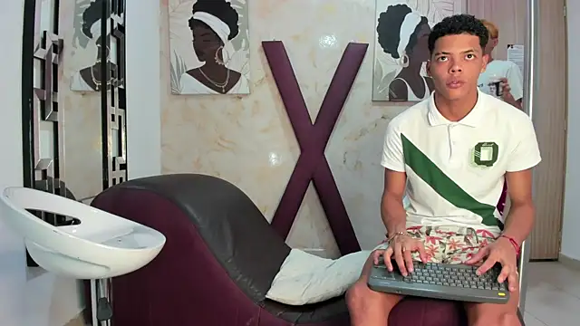 PRETTY FEM online show from June 2026 07:37:01 PM