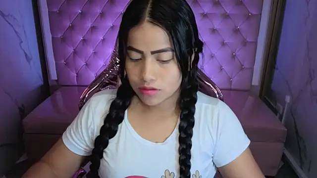 Snapshot of Victoria_b_ chatting on November 2025 07:57:01 PM Victoria b online show from November 2025 07:57:01 PM