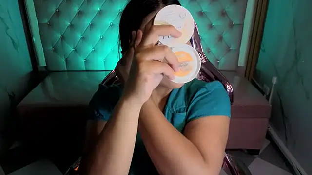 Snapshot of Victoria_b_ chatting on November 2025 07:56:02 PM Victoria b online show from November 2025 07:56:02 PM