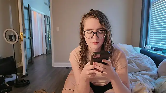 Snapshot of knottybunny chatting on November 2025 02:53:02 PM knottybunny online show from November 2025 02:53:02 PM