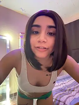 Snapshot of Ariovalle chatting on November 2025 05:18:02 AM Ariovalle online show from November 2025 05:18:02 AM