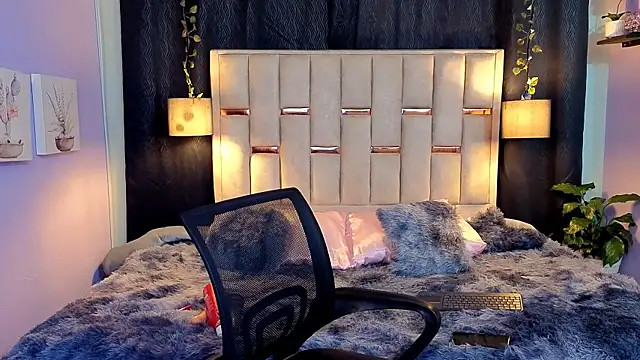 melody-rouss online show from September 2025 03:51:01 AM