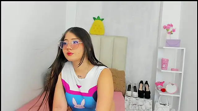 Snapshot of ImSofia222_ chatting on November 2025 05:28:02 AM ImSofia222 online show from November 2025 05:28:02 AM