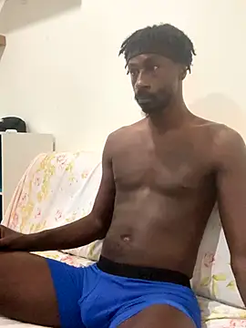 Snapshot of JuicyBlackD83 chatting on November 2025 06:01:02 AM JuicyBlackD83 online show from November 2025 06:01:02 AM