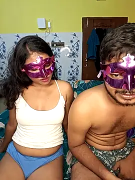 Snapshot of WB_couple143 chatting on September 2025 03:34:01 PM WB couple143 online show from September 2025 03:34:01 PM