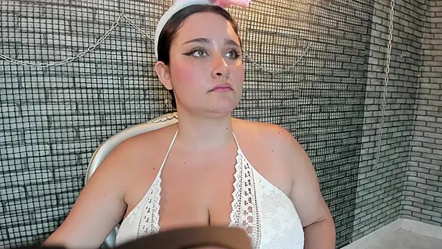 Snapshot of Briana_24 chatting on February 2026 05:23:02 PM Briana 24 online show from February 2026 05:23:02 PM