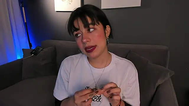 flower smith  online show from November 2025 12:00:02 PM