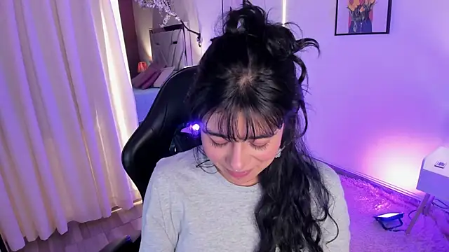 flower smith  online show from April 2026 11:47:01 AM