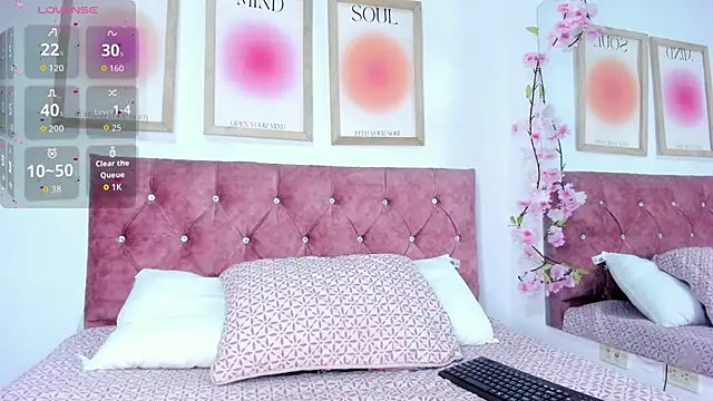 GabiHills online show from December 2025 07:18:01 PM