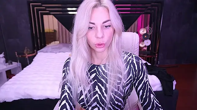 BellaRayyy online show from November 2025 09:03:02 PM