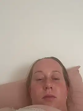 Snapshot of Eflctt chatting on September 2025 03:24:01 PM Eflctt online show from September 2025 03:24:01 PM