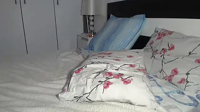 petite danielle online show from October 2025 04:59:01 AM