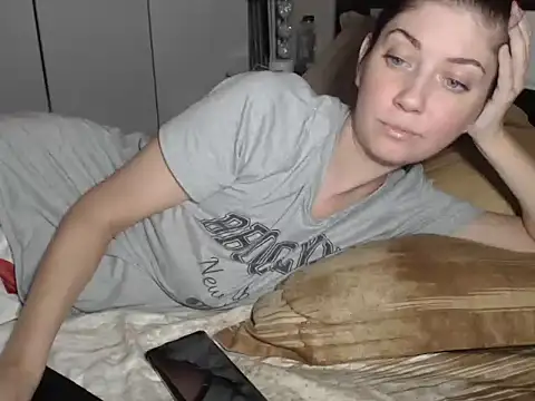 petite danielle online show from November 2025 09:59:01 PM