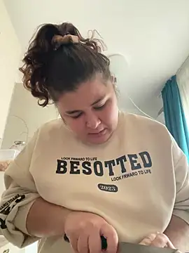 AliceCurlyX online show from February 2026 10:25:01 AM