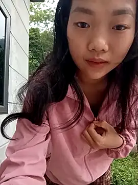 Ananine online show from April 2026 11:02:01 PM