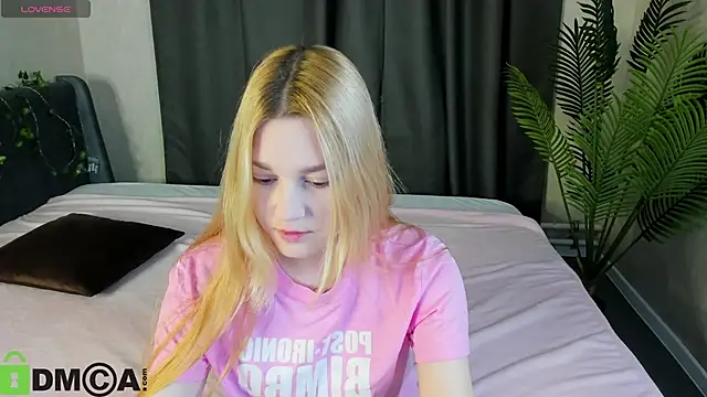 Sylvia Ortiz online show from November 2025 09:09:01 AM