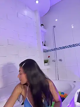 AlassiaHocthner online show from December 2025 12:01:02 PM