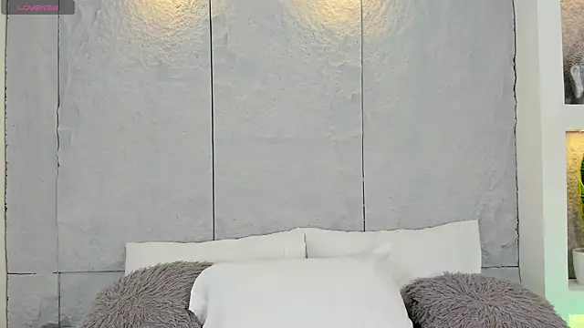 AlassiaHocthner online show from March 2026 11:57:01 AM