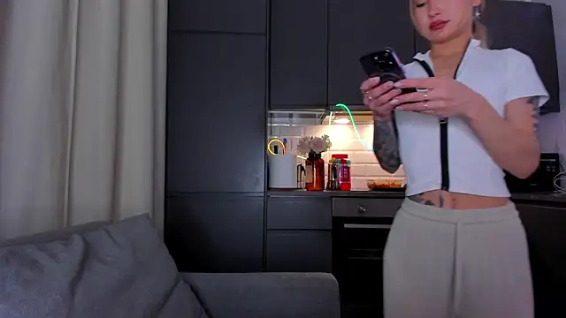 Snapshot of baobei03 chatting on November 2025 01:02:02 PM baobei03 online show from November 2025 01:02:02 PM