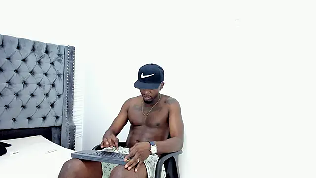 DOUGLAS 099 online show from October 2025 04:49:02 PM