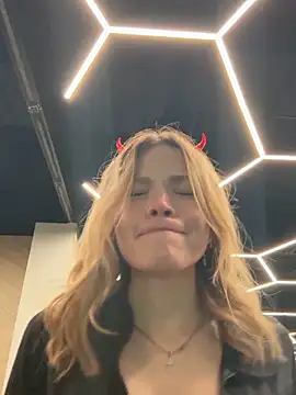 Snapshot of SMELLSEX chatting on October 2025 06:30:02 PM SMELLSEX online show from October 2025 06:30:02 PM