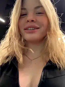 Snapshot of SMELLSEX chatting on November 2025 06:42:02 PM SMELLSEX online show from November 2025 06:42:02 PM