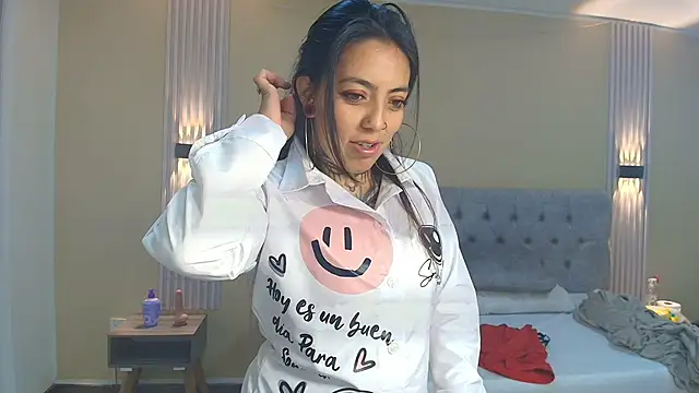 Snapshot of LiaMonroee_ chatting on September 2025 11:43:02 AM LiaMonroee online show from September 2025 11:43:02 AM