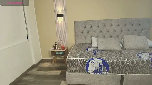 Snapshot of LiaMonroee_ chatting on October 2025 11:40:01 AM LiaMonroee online show from October 2025 11:40:01 AM