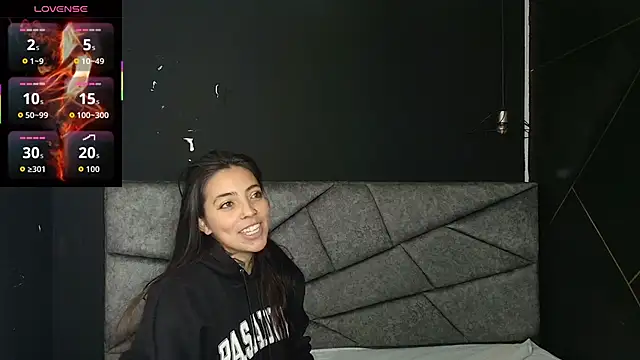 Snapshot of LiaMonroee_ chatting on October 2025 12:22:02 PM LiaMonroee online show from October 2025 12:22:02 PM