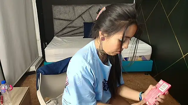 Snapshot of LiaMonroee_ chatting on October 2025 03:10:02 AM LiaMonroee online show from October 2025 03:10:02 AM