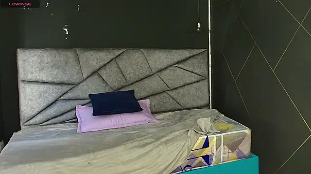 Snapshot of LiaMonroee_ chatting on November 2025 11:52:02 AM LiaMonroee online show from November 2025 11:52:02 AM