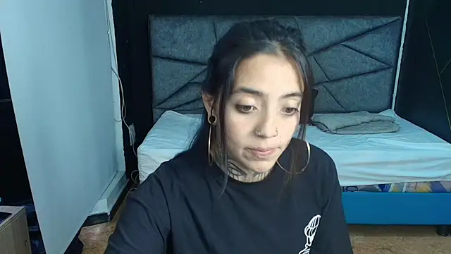 Snapshot of LiaMonroee_ chatting on November 2025 11:53:01 AM LiaMonroee online show from November 2025 11:53:01 AM