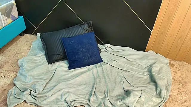 Snapshot of LiaMonroee_ chatting on November 2025 11:43:02 AM LiaMonroee online show from November 2025 11:43:02 AM