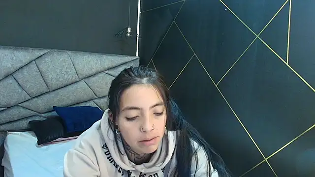 Snapshot of LiaMonroee_ chatting on December 2025 11:48:01 AM LiaMonroee online show from December 2025 11:48:01 AM