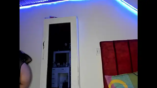 Snapshot of ScarletWitch_X chatting on September 2025 04:03:01 AM ScarletWitch X online show from September 2025 04:03:01 AM