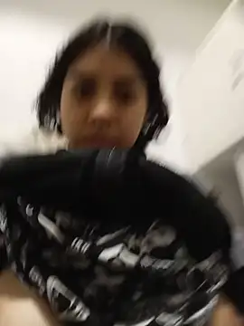 Snapshot of Syndel23 chatting on September 2025 09:47:02 PM Syndel23 online show from September 2025 09:47:02 PM