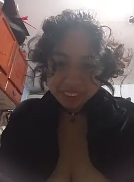 Snapshot of Syndel23 chatting on October 2025 01:37:02 AM Syndel23 online show from October 2025 01:37:02 AM