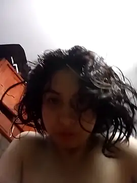 Snapshot of Syndel23 chatting on November 2025 02:10:02 AM Syndel23 online show from November 2025 02:10:02 AM