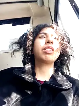 Snapshot of Syndel23 chatting on December 2025 09:33:02 PM Syndel23 online show from December 2025 09:33:02 PM