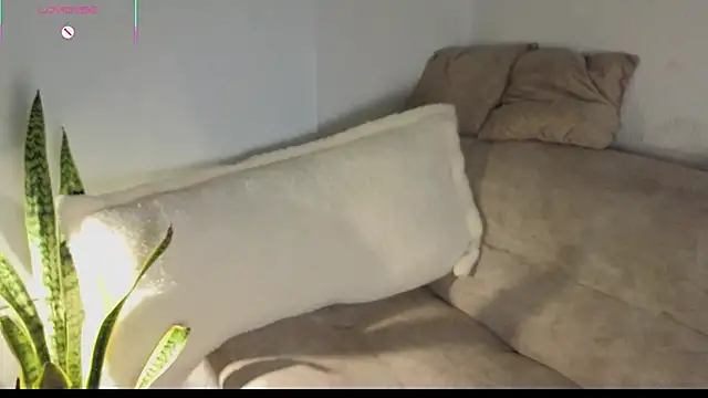 Snapshot of NicoleLeinn chatting on November 2025 11:14:01 PM NicoleLeinn online show from November 2025 11:14:01 PM