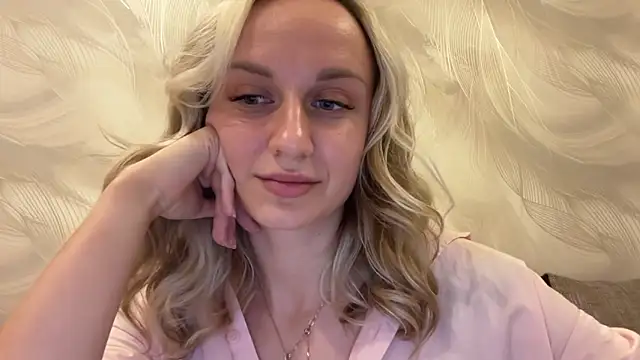 Snapshot of AdeleEverhart chatting on December 2025 07:20:02 PM AdeleEverhart online show from December 2025 07:20:02 PM