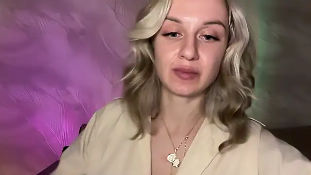 Snapshot of AdeleEverhart chatting on December 2025 07:31:01 PM AdeleEverhart online show from December 2025 07:31:01 PM