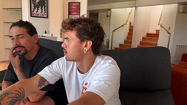 Snapshot of lenruy chatting on November 2025 06:57:02 PM lenruy online show from November 2025 06:57:02 PM