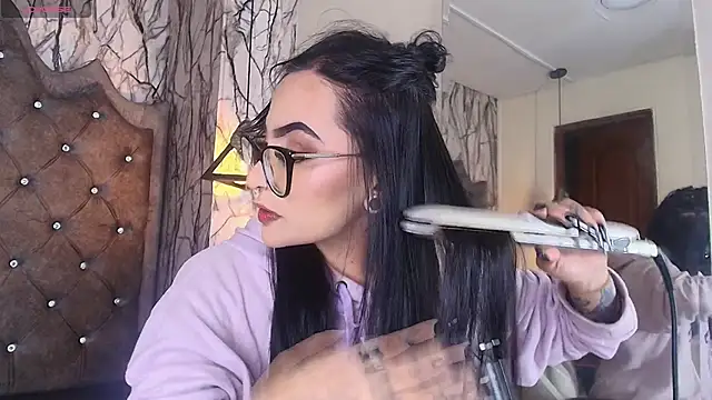 Snapshot of Zami_Escobar_of chatting on November 2025 05:13:02 PM Zami Escobar of online show from November 2025 05:13:02 PM